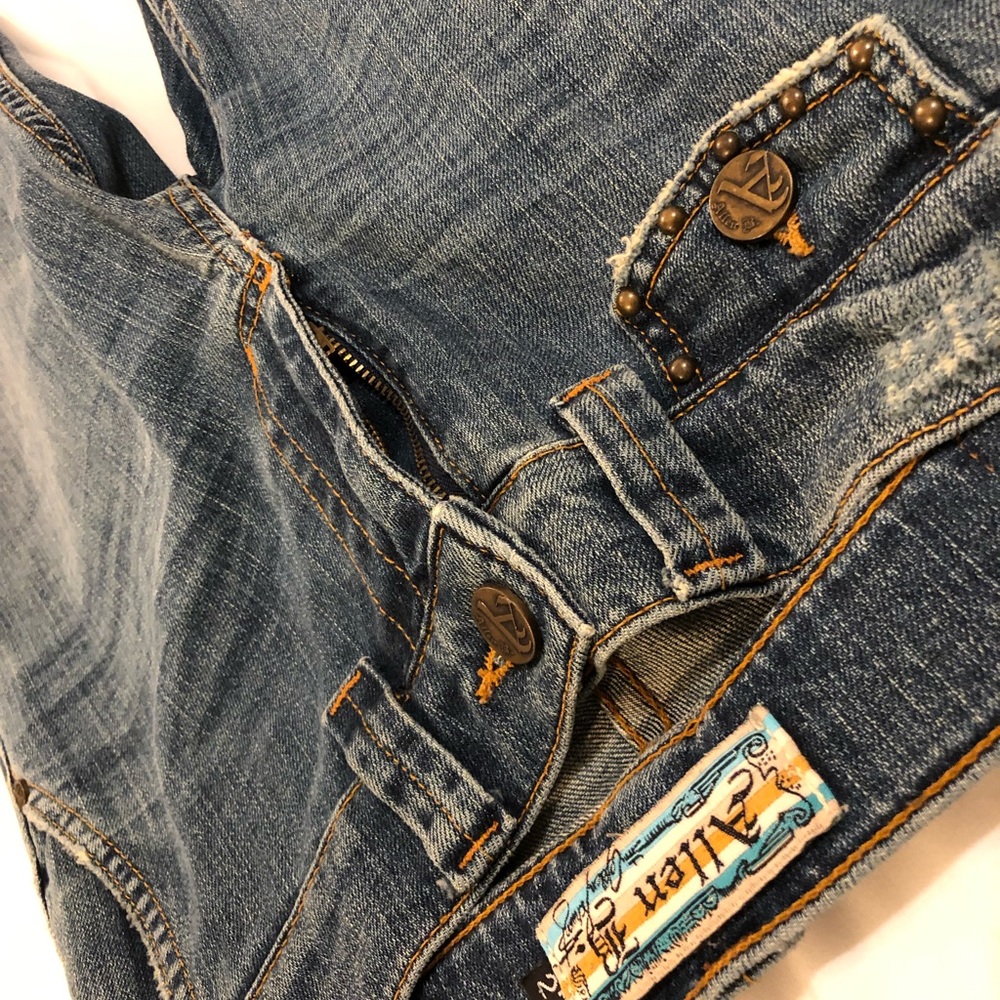 Vintage Y2K Embroidered Jeans - Picture 4 of 9